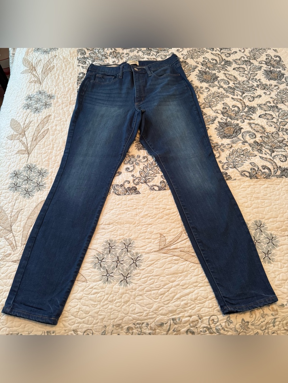 Universal Thread high rise skinny size 10